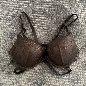 Victoria’s Secret bra 34D